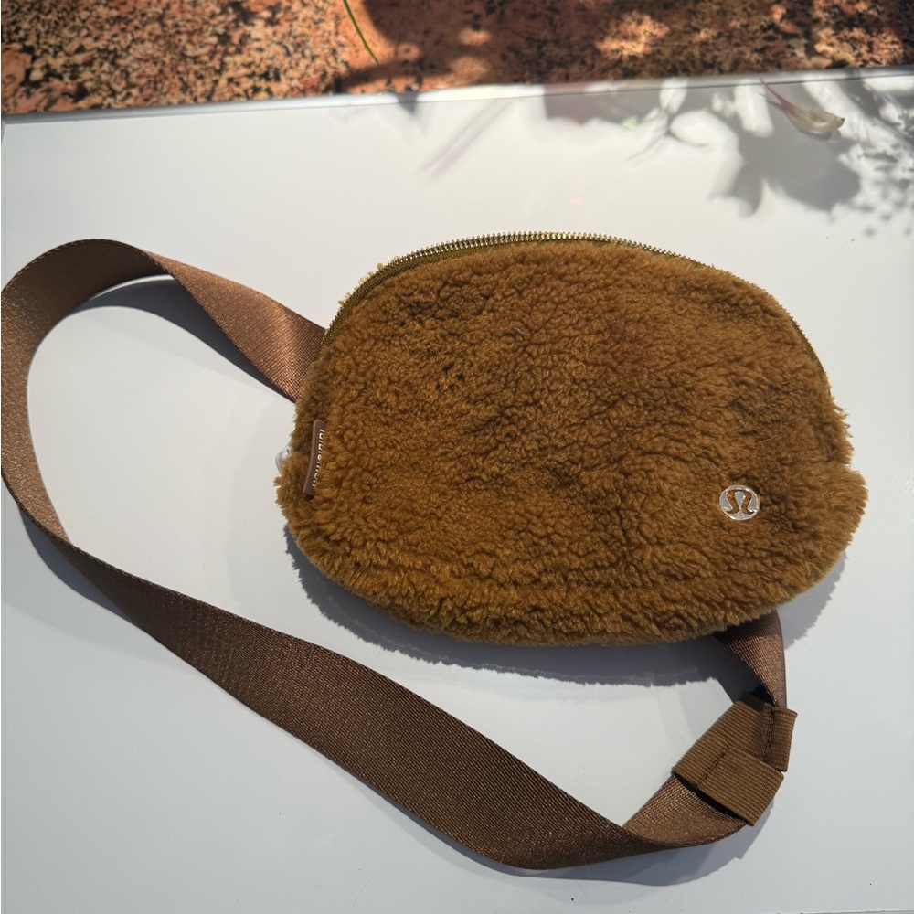 Lululemon Athletica Tan Fleece Bag